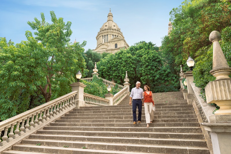 ברצלונה זוג במדרגות במונטז'אויק