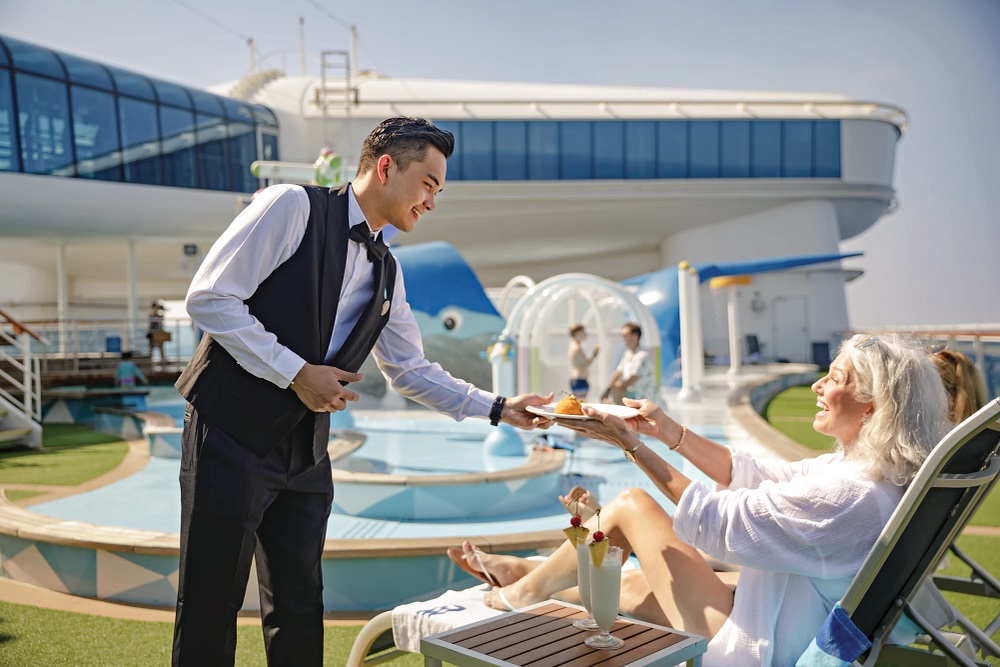 אישה בסיפון העליון