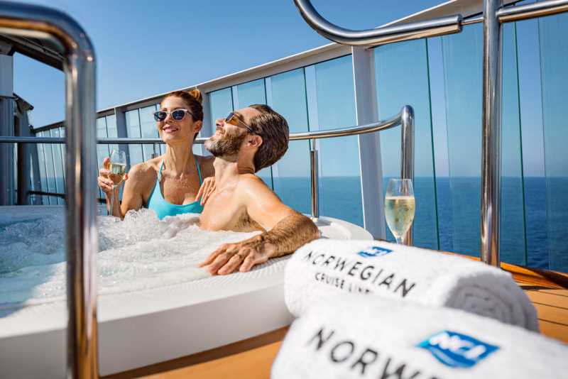 NCL COUPLE HOT TUB